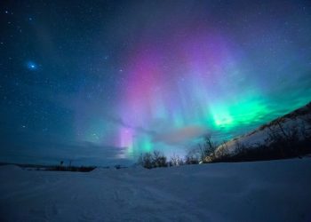 Tak Perlu Jauh ke Kutub Utara, Ini 8 Lokasi Aurora di Indonesia