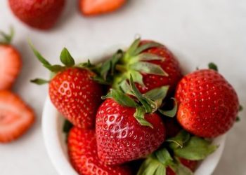 Tidak Hanya Segar, Ini 7 Manfaat Konsumsi Buah Stroberi bagi Kesehatan