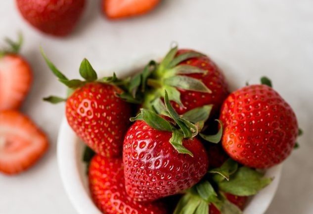 Tidak Hanya Segar, Ini 7 Manfaat Konsumsi Buah Stroberi bagi Kesehatan
