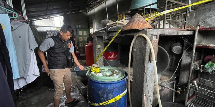 Jelang Ramadan, Polda Bengkulu Bongkar Rumah Produksi Arak, 2 Pelaku Diamankan