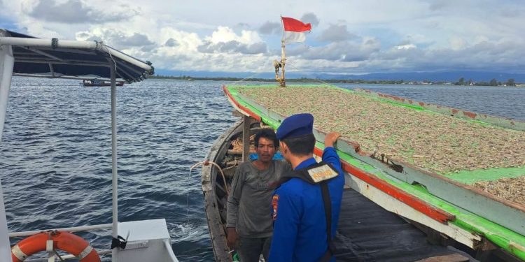 Ditpolairud Polda Bengkulu Laksanakan Patroli Perairan di Pantai Panjang, Himbau Keselamatan Nelayan