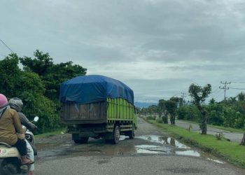 Jalan di Kawasan GOR Bengkulu Selatan Rusak Parah, Warga Soroti Lambannya Penanganan