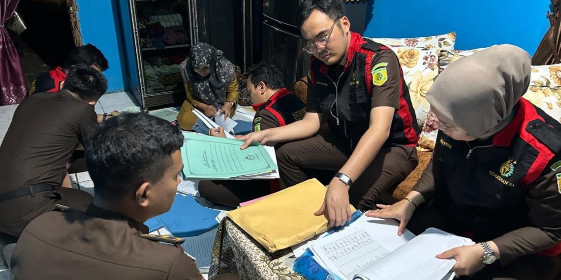 Dalami Dugaan Korupsi DD, Kantor Desa Bandar Agung Digeledah Kejari Bengkulu Selatan