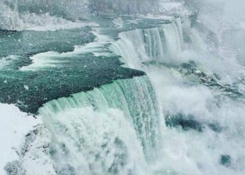 Niagara Diselimuti Es, Fenomena Musim Dingin Ramai Diburu Wisatawan