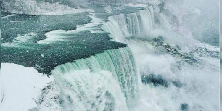 Niagara Diselimuti Es, Fenomena Musim Dingin Ramai Diburu Wisatawan