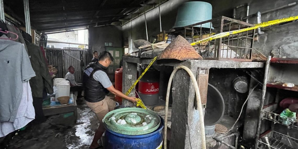 Polda Bengkulu Bongkar Praktik Miras Rumahan, 2 Produsen Arak di Rejang Lebong Diciduk