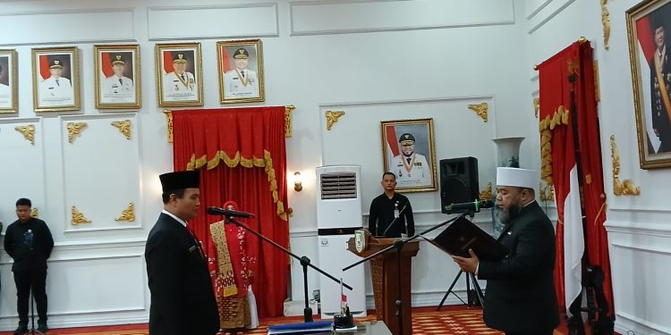 Herwan Antoni Resmi Dilantik Gubernur Helmi Hasan sebagai Sekda Provinsi Bengkulu
