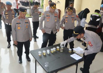 Babat Habis Narkoba, Kapolda Bengkulu ‘Todong’ Perwira Menengah Tes Urine Usai Apel Pagi