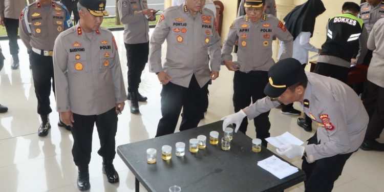 Babat Habis Narkoba, Kapolda Bengkulu ‘Todong’ Perwira Menengah Tes Urine Usai Apel Pagi
