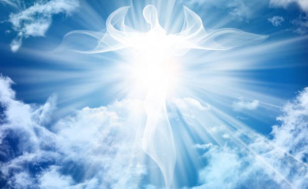 Ternyata Ini 9 Tanda Kamu Sedang Diawasi Malaikat, Pernah Merasakannya?