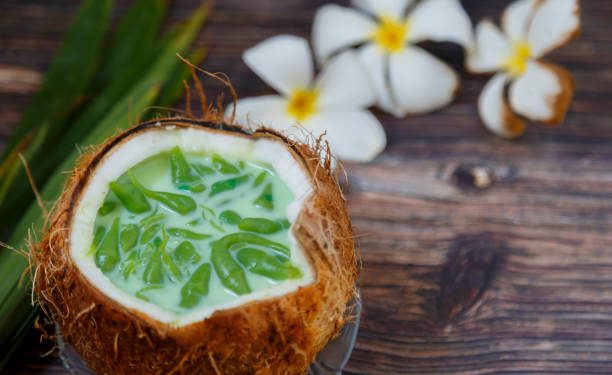 Hidangan Es Jeli Hijau hingga Es Nanas Kelapa Muda Siap Temani Berbuka Puasa di 2026 Ini, Catat Resepnya!
