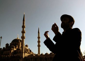 Rangkaian Amalan yang Dianjurkan Hari Jumat, Salah Satunya Perbanyak Sholawat