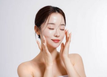 Rahasia Kulit Cerah Saat Bangun Pagi: 4 Kebiasaan Malam yang Wajib Dicoba