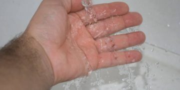 Kisah Mukjizat Nabi Muhammad SAW: Air Keluar dari Sela-sela Jarinya