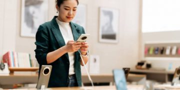 Pasar Smartphone Dunia Bangkit, Apple dan Samsung Berkejaran di Puncak, Oppo Tutup Lima Besar