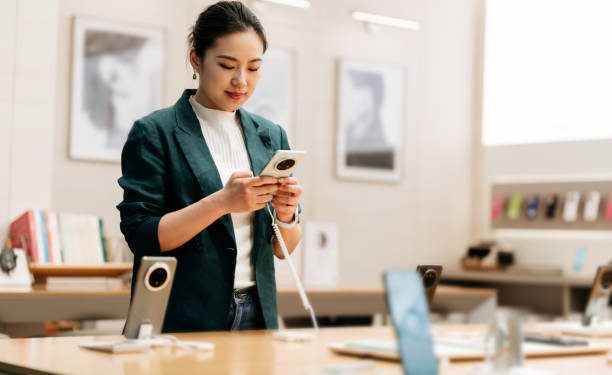 Pasar Smartphone Dunia Bangkit, Apple dan Samsung Berkejaran di Puncak, Oppo Tutup Lima Besar
