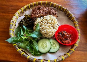 Ayam Penyet Simpel Tapi Lezat, Cocok Dihidangkan Saat Sahur Pertama 2026 Ini, Yuk Kepoin Resepnya!