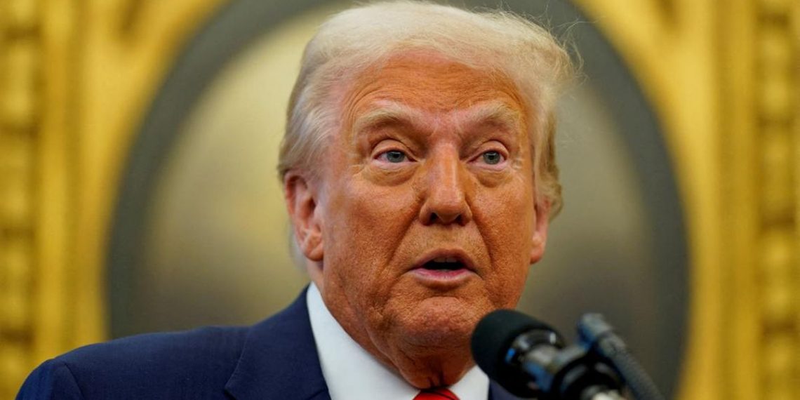 Putusan Pengadilan Tak Mengendurkan Langkah, Donald Trump Naikkan Tarif Impor Global 15 Persen