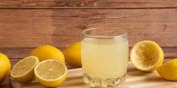 Jangan Berlebihan, Inilah 6 Efek Samping Minum Air Lemon, Bisa Merusak Gigi