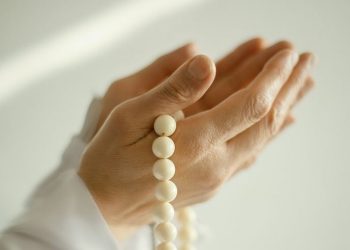 Amalan dan Keutamaan Sholawat Ummi, Bacaan yang Menenangkan Hati