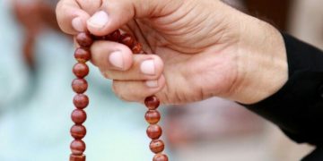 Cek di Sini! 7 Golongan yang Akan Mendapat Naungan Allah SWT di Hari Kiamat, Siapa Saja Mereka?