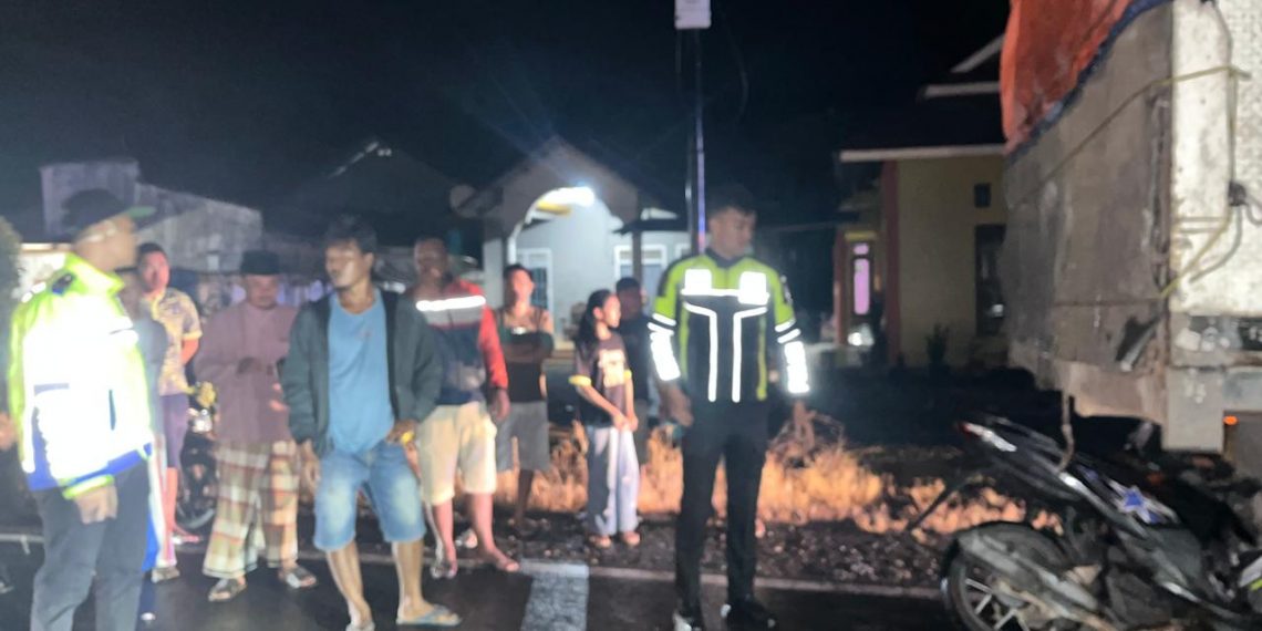 Pelajar 14 Tahun Tewas Ditempat, Hantam Truk Berhenti di Jalinsum Mukomuko