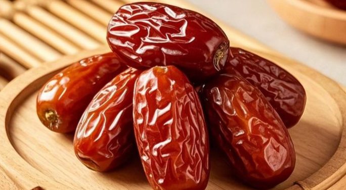 Penuh Hikmah, Ini Alasan Kenapa Kurma Dianjurkan Dimakan dalam Jumlah Ganjil Menurut Islam